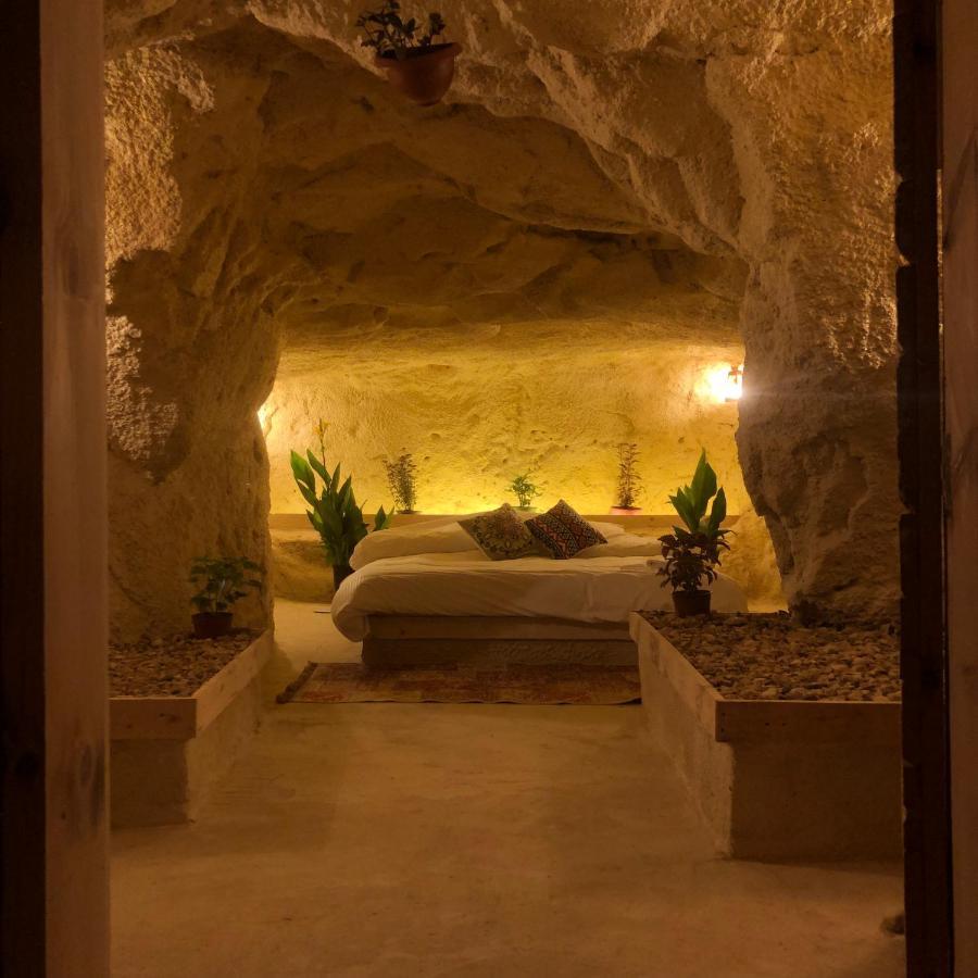 7 Caves Hotel Al Jāyah Buitenkant foto