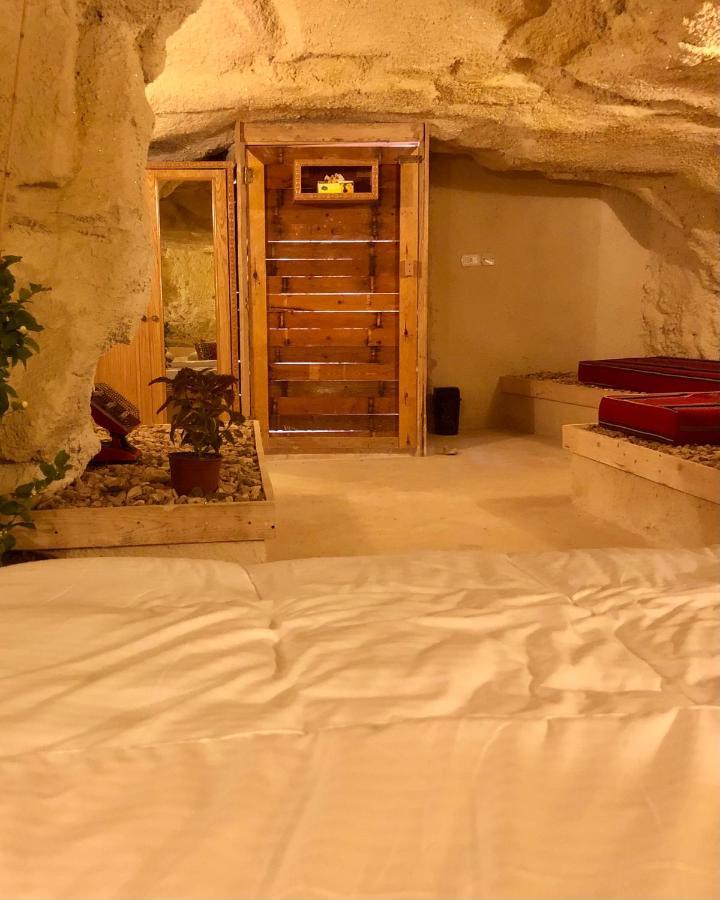 7 Caves Hotel Al Jāyah Buitenkant foto
