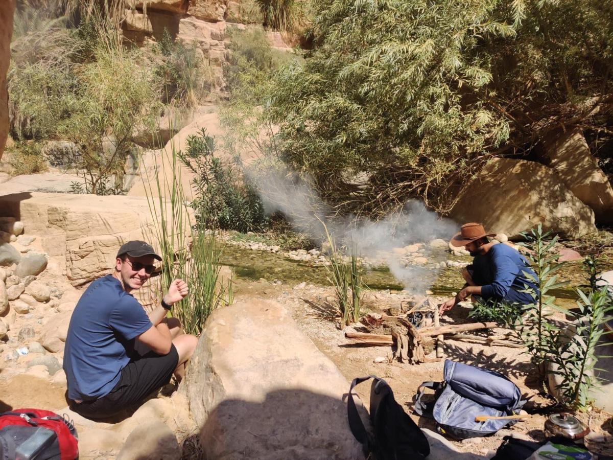 7 Caves Hotel Al Jāyah Buitenkant foto